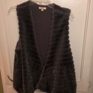 Gray faux fur Vest. Soft.
